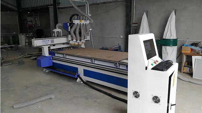 感謝四川成都老板采購1325型四工序帶開料機(jī)一臺(tái)(圖2)